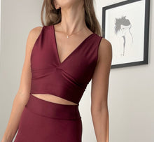Cargar imagen en el visor de la galería, Top Cami Burdeo