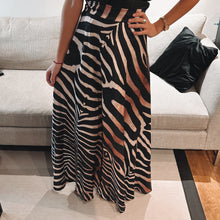 Cargar imagen en el visor de la galería, Maxifalda Zebra Red