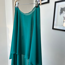 Cargar imagen en el visor de la galería, Capa Gasa Verde Esmeralda