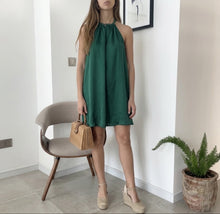 Cargar imagen en el visor de la galería, Vestido Satin Verde Botella