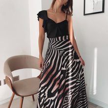 Cargar imagen en el visor de la galería, Maxifalda Zebra Red