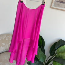 Cargar imagen en el visor de la galería, Capa Gasa Magenta