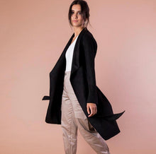 Cargar imagen en el visor de la galería, Abrigo Gamuza Print
