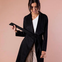 Cargar imagen en el visor de la galería, Abrigo Gamuza Print