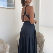 Cargar imagen en el visor de la galería, Vestido Julia Azul Marino

