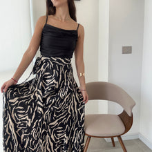 Cargar imagen en el visor de la galería, Maxifalda Zebra Clasica
