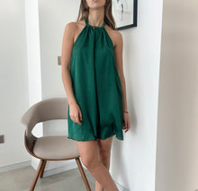 Cargar imagen en el visor de la galería, Vestido Satin Verde Botella
