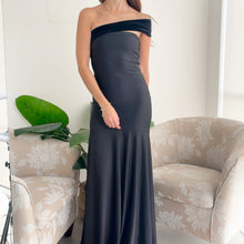 Cargar imagen en el visor de la galería, Vestido Noah Negro
