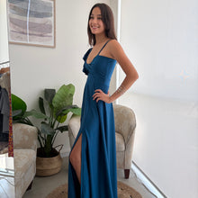Cargar imagen en el visor de la galería, Vestido Noelia Azul Petróleo
