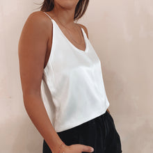 Cargar imagen en el visor de la galería, Blusa Gracia Blanca
